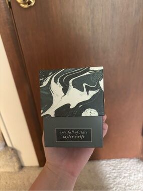 Taylor Swift candle with box - ‘Eyes Full of Stars’
